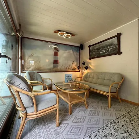 Ferienhaus Küstenkracher In *