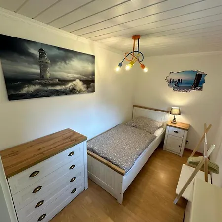Ferienhaus Küstenkracher In *